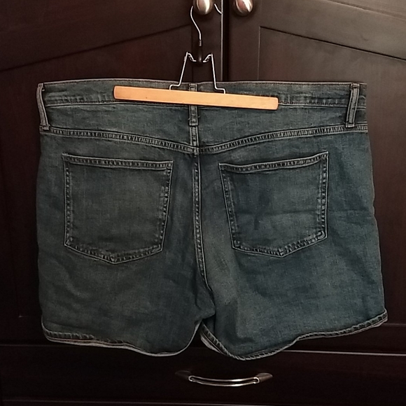 Gap Jean Shorts - Picture 2 of 2